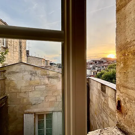 Tang Home-bordeaux Hyper Centre Bed & Breakfast