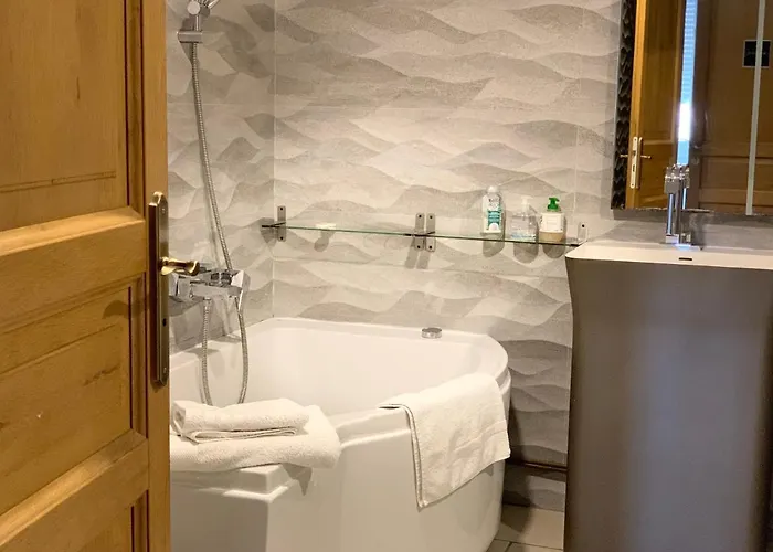 Tang Home-bordeaux Hyper Centre Bed & Breakfast 3*