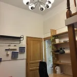Tang Home-bordeaux Hyper Centre Bed and Breakfast