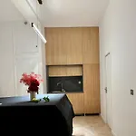 Tang Home-bordeaux Hyper Centre Bed and Breakfast