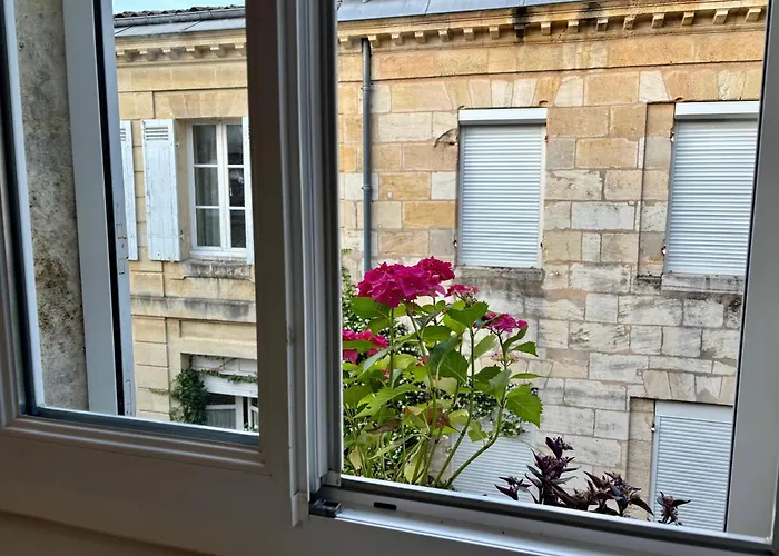 B&B Tang Home-bordeaux Hyper Centre