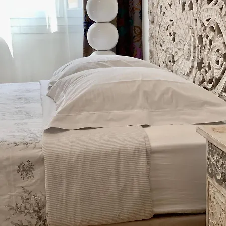 Tang Home-bordeaux Hyper Centre Bed & Breakfast *