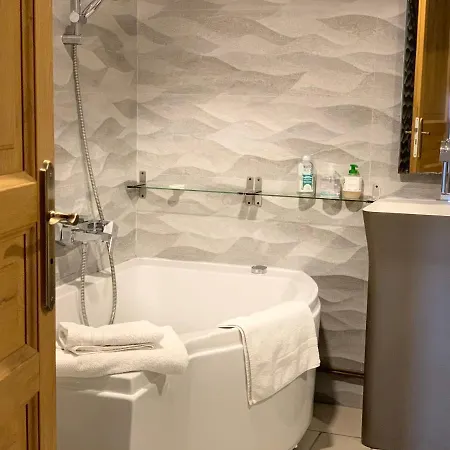 Tang Home-bordeaux Hyper Centre Bed & Breakfast *